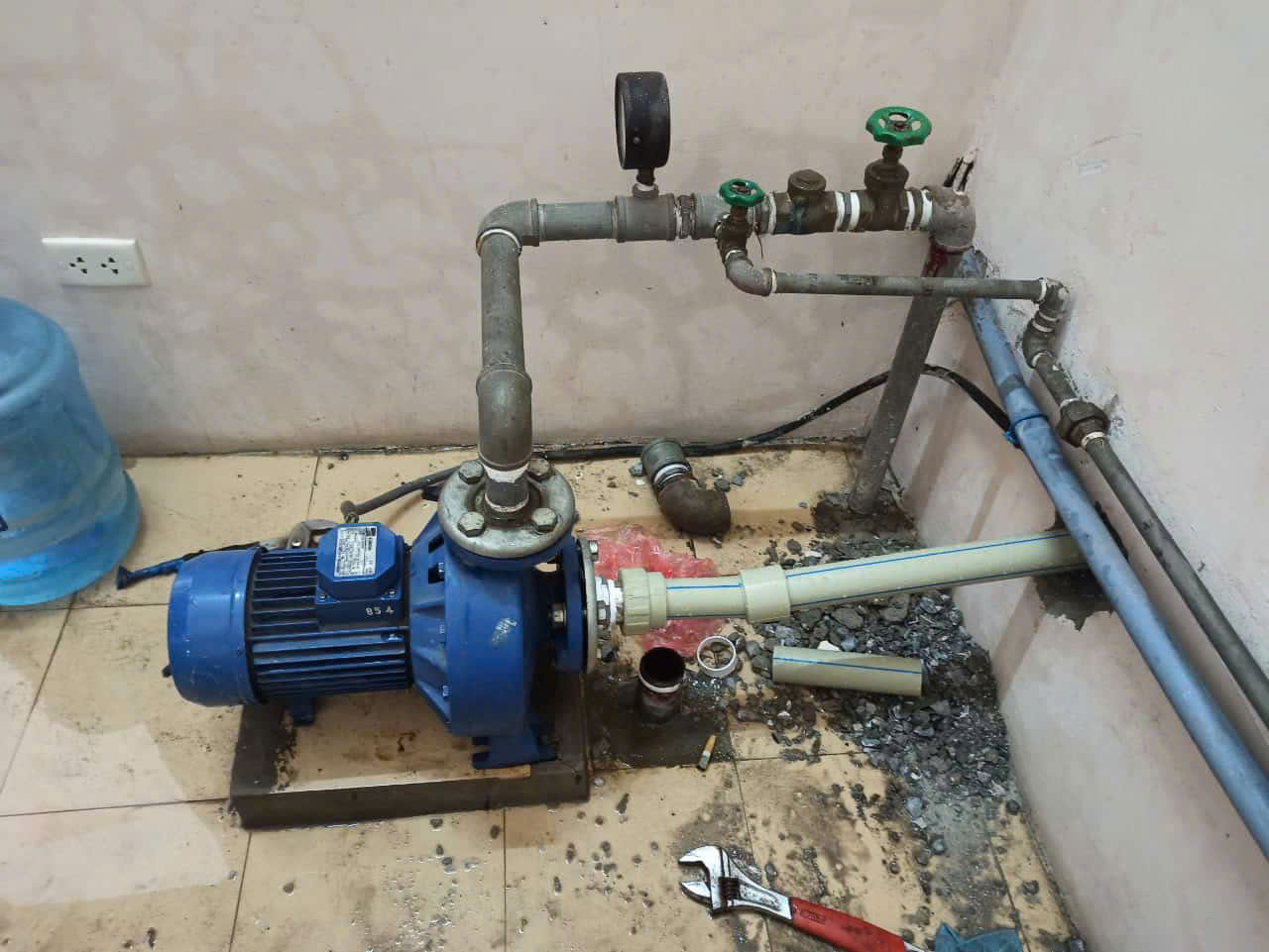 Sữa chữa máy bơm nước